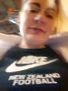 Snapshot of PinkTheHawk chatting on October 2025 04:58:01 AM PinkTheHawk online show from October 2025 04:58:01 AM