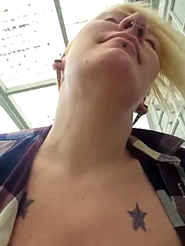 PinkTheHawk online show from November 2025 09:52:02 PM