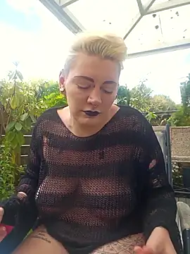 PinkTheHawk online show from November 2025 02:04:01 AM