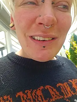 PinkTheHawk online show from November 2025 10:32:01 PM