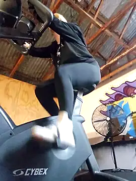 PinkTheHawk online show from November 2025 10:57:02 PM