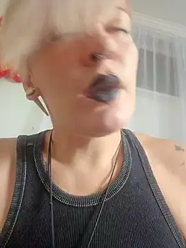 Snapshot of PinkTheHawk chatting on January 2025 10:13:02 PM PinkTheHawk online show from January 2025 10:13:02 PM