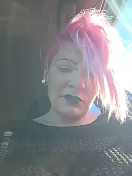 PinkTheHawk online show from May 2026 02:33:02 AM