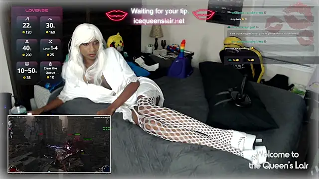 Snapshot of QueenofWhiteIce chatting on February 2025 04:15:02 AM QueenofWhiteIce online show from February 2025 04:15:02 AM