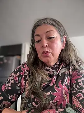 Snapshot of emma_tour chatting on February 2026 05:40:02 PM emma tour online show from February 2026 05:40:02 PM