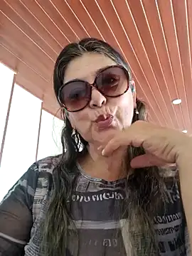 Snapshot of emma_tour chatting on January 2025 03:18:01 PM emma tour online show from January 2025 03:18:01 PM