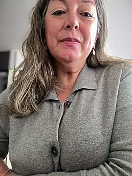 Snapshot of emma_tour chatting on January 2026 04:22:02 PM emma tour online show from January 2026 04:22:02 PM