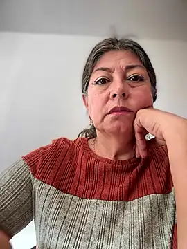 Snapshot of emma_tour chatting on January 2026 03:41:01 PM emma tour online show from January 2026 03:41:01 PM