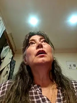 Snapshot of emma_tour chatting on March 2025 06:00:01 PM emma tour online show from March 2025 06:00:01 PM