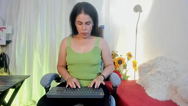 girasol walton online show from May 2026 01:58:01 PM