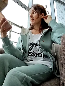 EvaXOAir online show from November 2025 05:02:01 AM