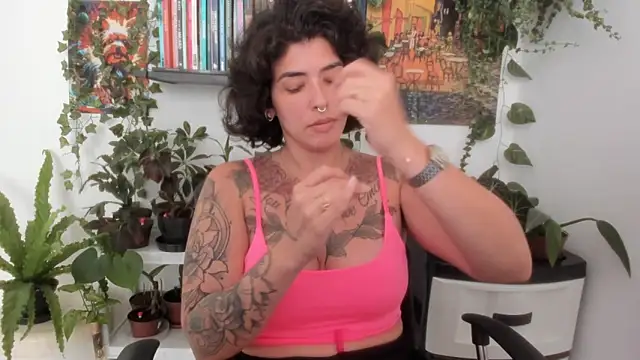 Snapshot of TaliMajesty chatting on October 2025 05:21:01 PM TaliMajesty online show from October 2025 05:21:01 PM