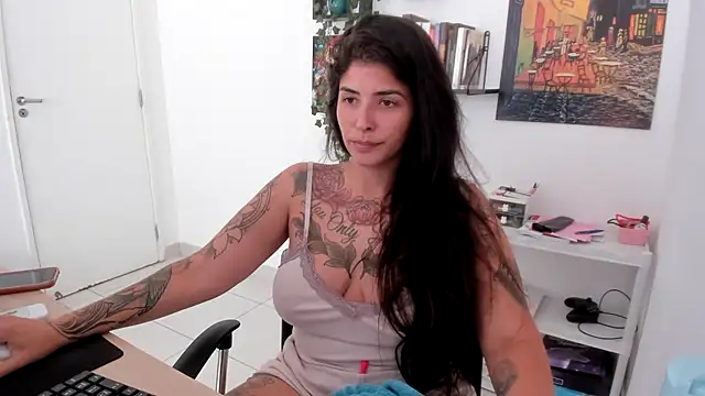 Snapshot of TaliMajesty chatting on February 2025 06:37:01 PM TaliMajesty online show from February 2025 06:37:01 PM