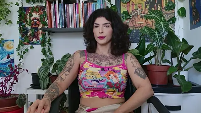 Snapshot of TaliMajesty chatting on May 2026 10:20:01 AM TaliMajesty online show from May 2026 10:20:01 AM