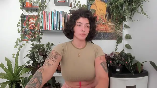 Snapshot of TaliMajesty chatting on October 2025 04:51:01 PM TaliMajesty online show from October 2025 04:51:01 PM