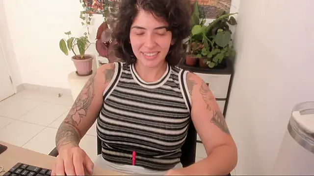 Snapshot of TaliMajesty chatting on September 2025 07:28:02 PM TaliMajesty online show from September 2025 07:28:02 PM