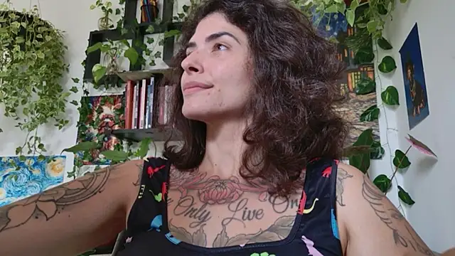 Snapshot of TaliMajesty chatting on May 2026 02:34:01 PM TaliMajesty online show from May 2026 02:34:01 PM