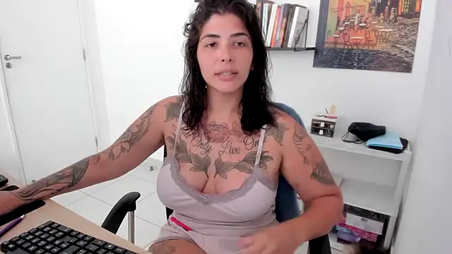 Snapshot of TaliMajesty chatting on March 2025 03:07:01 PM TaliMajesty online show from March 2025 03:07:01 PM