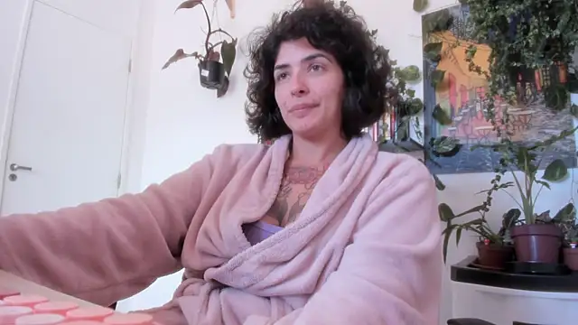 Snapshot of TaliMajesty chatting on October 2025 01:54:02 PM TaliMajesty online show from October 2025 01:54:02 PM