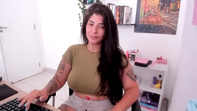 Snapshot of TaliMajesty chatting on February 2025 02:43:01 PM TaliMajesty online show from February 2025 02:43:01 PM