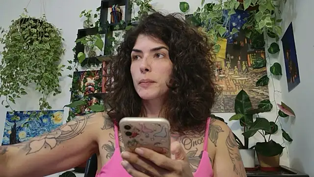 Snapshot of TaliMajesty chatting on May 2026 08:40:02 PM TaliMajesty online show from May 2026 08:40:02 PM