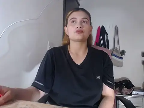 Mia davis01 online show from December 2025 05:08:01 AM