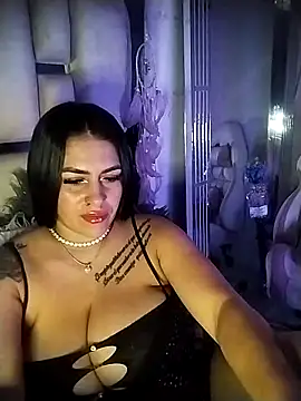 chelaqueen  online show from May 2026 02:30:01 AM