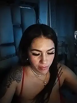 chelaqueen  online show from May 2026 11:58:02 PM