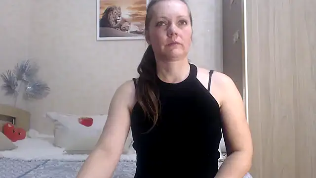 Snapshot of SheLion chatting on December 2024 04:30:02 PM SheLion online show from December 2024 04:30:02 PM
