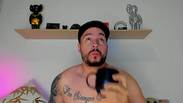 camilo restrepo21 online show from October 2025 01:29:02 AM