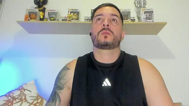 camilo restrepo21 online show from April 2026 04:19:01 AM