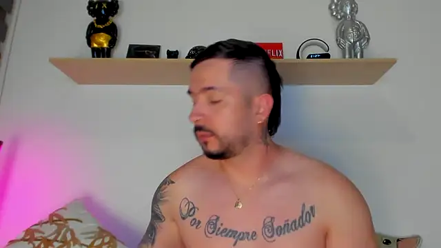 camilo restrepo21 online show from September 2025 02:23:01 AM