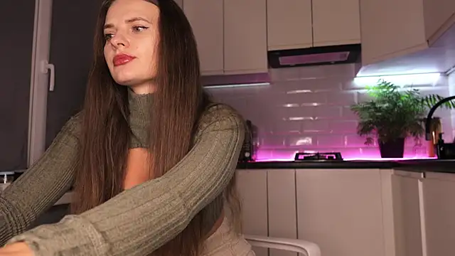 Snapshot of YOUR_SWEET_DREAM chatting on February 2025 09:53:01 PM YOUR SWEET DREAM online show from February 2025 09:53:01 PM