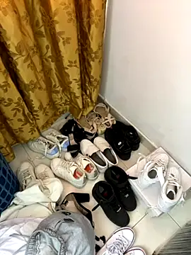 sandylau online show from November 2025 01:37:01 PM