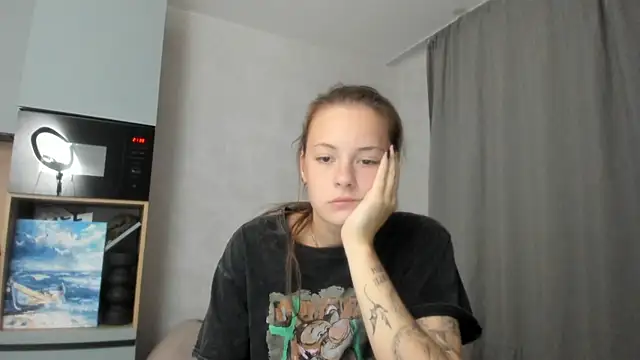 Snapshot of why_again_me chatting on September 2025 06:41:01 PM why again me online show from September 2025 06:41:01 PM