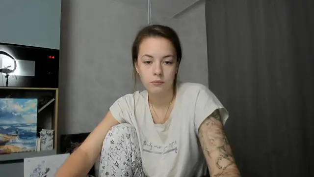 Snapshot of why_again_me chatting on December 2025 02:16:02 PM why again me online show from December 2025 02:16:02 PM