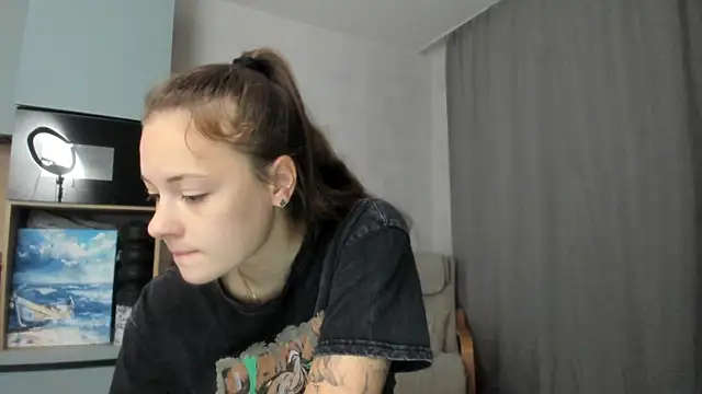 Snapshot of why_again_me chatting on September 2025 04:45:01 PM why again me online show from September 2025 04:45:01 PM