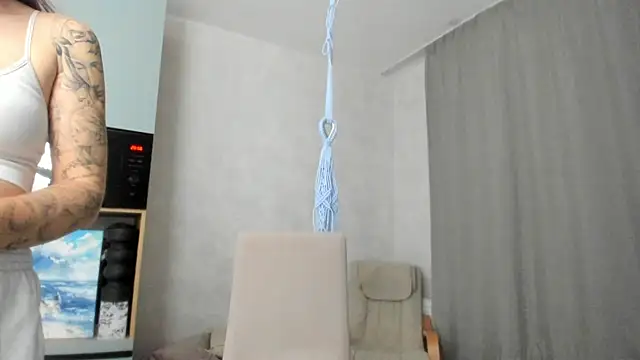 Snapshot of why_again_me chatting on October 2025 05:57:02 PM why again me online show from October 2025 05:57:02 PM