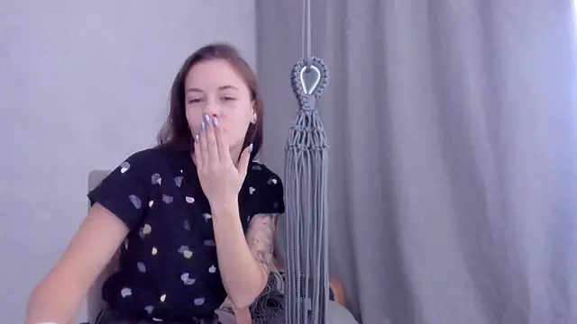 Snapshot of why_again_me chatting on February 2025 10:59:02 AM why again me online show from February 2025 10:59:02 AM