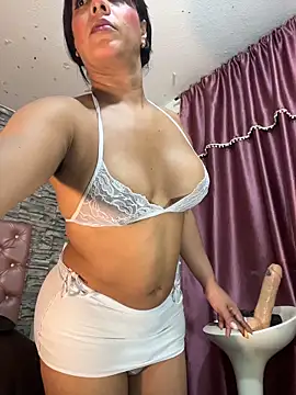 Snapshot of Newshantal_ chatting on June 2026 06:35:02 AM Newshantal online show from June 2026 06:35:02 AM