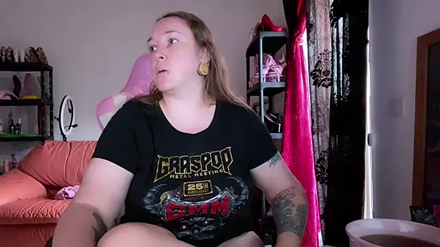 Snapshot of kisicaxx chatting on October 2025 05:50:01 AM kisicaxx online show from October 2025 05:50:01 AM