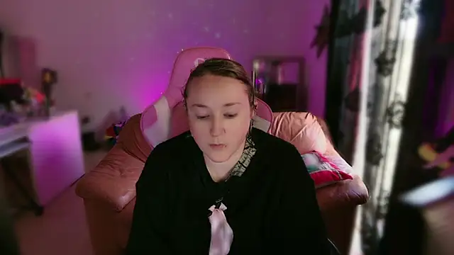 kisicaxx online show from February 2025 01:28:01 PM