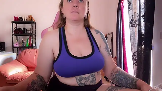 kisicaxx online show from September 2025 07:11:01 AM