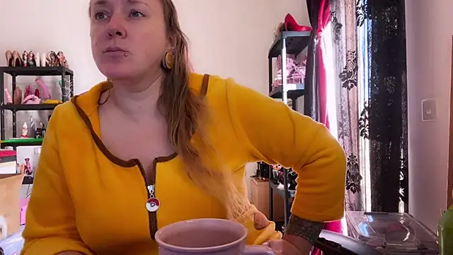 Snapshot of kisicaxx chatting on November 2025 08:46:02 AM kisicaxx online show from November 2025 08:46:02 AM