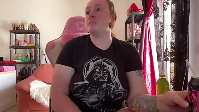 kisicaxx online show from April 2026 01:15:01 PM