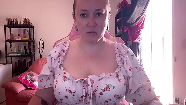 Snapshot of kisicaxx chatting on July 2026 10:12:01 AM kisicaxx online show from July 2026 10:12:01 AM