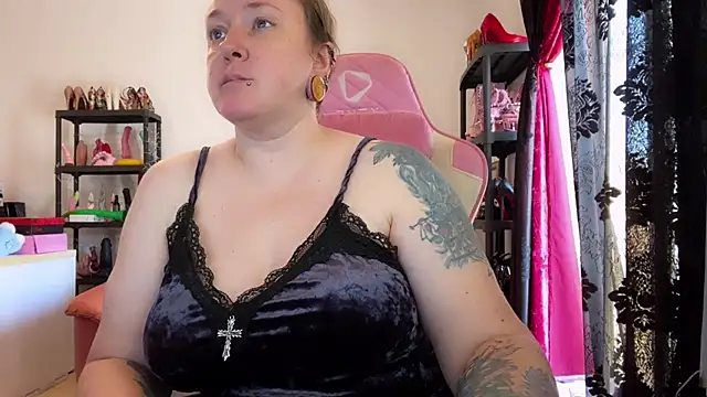 kisicaxx online show from April 2026 11:34:01 AM