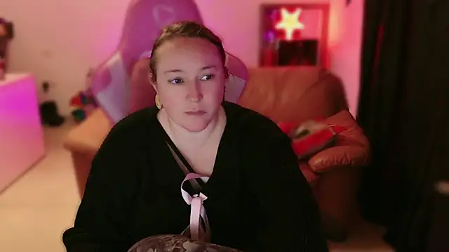 kisicaxx online show from March 2025 06:29:01 PM