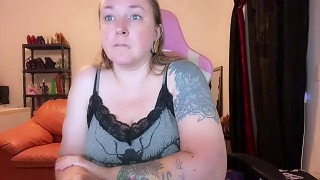 kisicaxx online show from September 2025 06:45:02 PM
