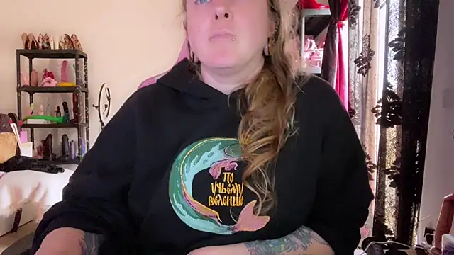 kisicaxx online show from March 2026 01:25:01 PM